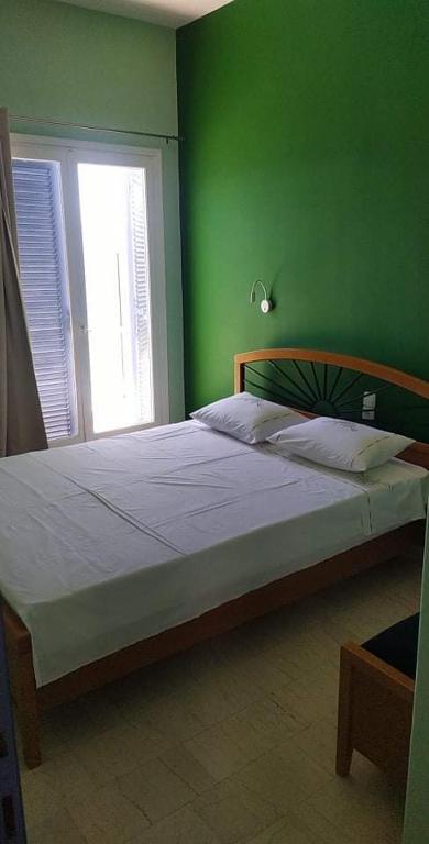 Rooms Romeo's Eratini room 5